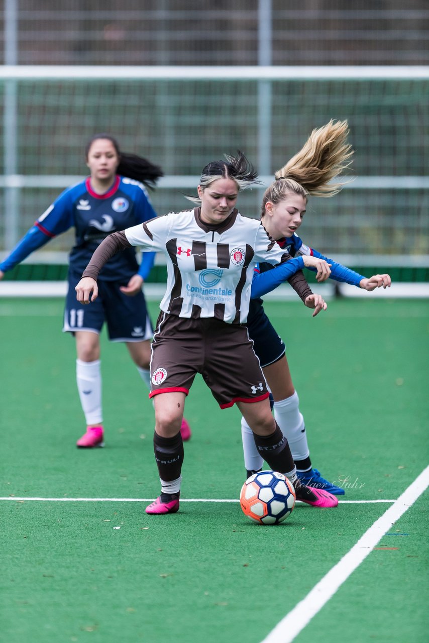 Bild 338 - wBJ VfL Pinneberg - St. Pauli : Ergebnis: 7:0 (Abbruch)